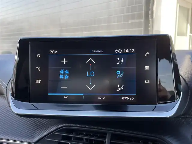 プジョー ２０８ GT ライン 静岡県 2020(令2)年 1.4万km 白 ワンオーナー/ハーフレザーシート/BSM/純正ディスプレイオーディオ/(BT/CarPlay)/衝突被害軽減システム/バックカメラ/ACC/LKA/パーキングアシスト/スマートキー/ETC/ドライブレコーダー/フロアマット/純正17インチアルミホイール/保証書/取説/スペアキー