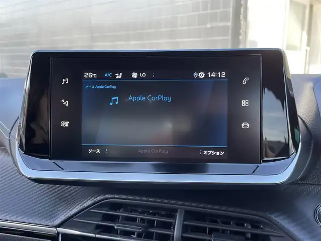 プジョー ２０８ GT ライン 静岡県 2020(令2)年 1.4万km 白 ワンオーナー/ハーフレザーシート/BSM/純正ディスプレイオーディオ/(BT/CarPlay)/衝突被害軽減システム/バックカメラ/ACC/LKA/パーキングアシスト/スマートキー/ETC/ドライブレコーダー/フロアマット/純正17インチアルミホイール/保証書/取説/スペアキー