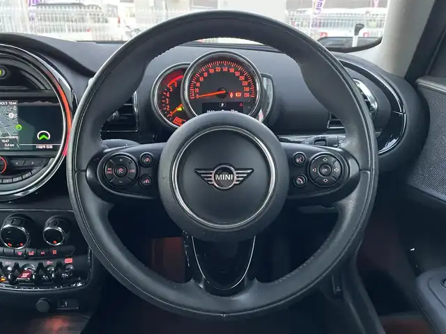 ＭＩＮＩ ＢＭＷ ミニ クラブマン クーパーD 埼玉県 2020(令2)年 3.9万km ペッパー・ホワイト ペッパーパッケージ /ACC /純正ナビ /バックカメラ /コンフォートアクセス /OP純正17インチアルミホイール /PDC /アンビエントライト /インテリジェントセーフティ /パークアシスト /LEDヘッドライト /ミラーETC /フォグランプ