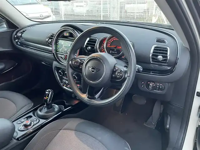 ＭＩＮＩ ＢＭＷ ミニ クラブマン クーパーD 埼玉県 2020(令2)年 3.9万km ペッパー・ホワイト ペッパーパッケージ /ACC /純正ナビ /バックカメラ /コンフォートアクセス /OP純正17インチアルミホイール /PDC /アンビエントライト /インテリジェントセーフティ /パークアシスト /LEDヘッドライト /ミラーETC /フォグランプ