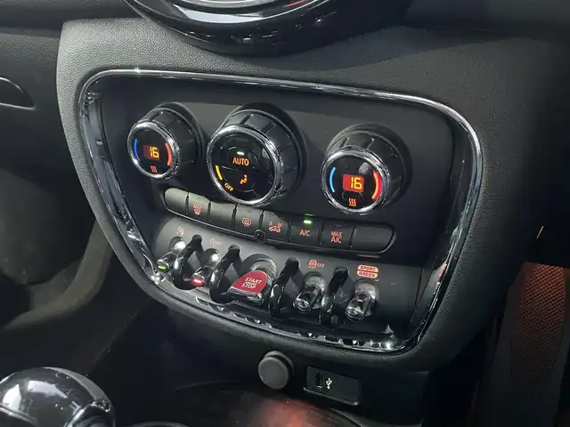 ＭＩＮＩ ＢＭＷ ミニ クラブマン クーパーD 埼玉県 2020(令2)年 3.9万km ペッパー・ホワイト ペッパーパッケージ /ACC /純正ナビ /バックカメラ /コンフォートアクセス /OP純正17インチアルミホイール /PDC /アンビエントライト /インテリジェントセーフティ /パークアシスト /LEDヘッドライト /ミラーETC /フォグランプ