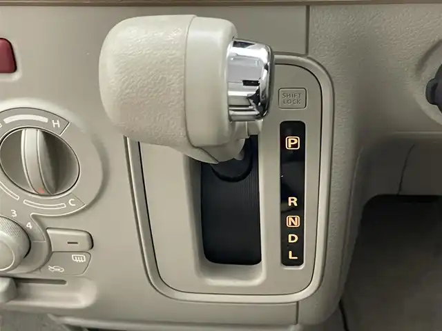 スズキ ラパン S 愛知県 2016(平28)年 5.7万km シフォンアイボリーメタリック 純正ナビ　全方位カメラ　シートヒーター　禁煙車　レーダーブレーキサポート　衝突軽減　ＨＩＤヘッドライト　純正フロアマット　オートライト　ＤＶＤ　ＵＳＢ　フルセグＴＶ　ツートンカラー　プッシュスタート