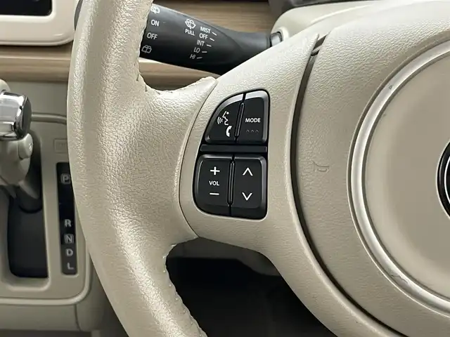 スズキ ラパン S 愛知県 2016(平28)年 5.7万km シフォンアイボリーメタリック 純正ナビ　全方位カメラ　シートヒーター　禁煙車　レーダーブレーキサポート　衝突軽減　ＨＩＤヘッドライト　純正フロアマット　オートライト　ＤＶＤ　ＵＳＢ　フルセグＴＶ　ツートンカラー　プッシュスタート