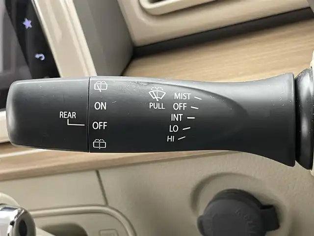 スズキ ラパン S 愛知県 2016(平28)年 5.7万km シフォンアイボリーメタリック 純正ナビ　全方位カメラ　シートヒーター　禁煙車　レーダーブレーキサポート　衝突軽減　ＨＩＤヘッドライト　純正フロアマット　オートライト　ＤＶＤ　ＵＳＢ　フルセグＴＶ　ツートンカラー　プッシュスタート