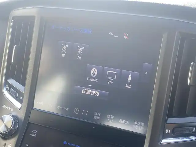 トヨタ クラウン ハイブリッド アスリートG 熊本県 2016(平28)年 5.6万km ホワイトパールクリスタルシャイン 純正ナビ/・AM/FM/CD/DVD/BD/SD/AUX/USB/BT/・フルセグTV/バックカメラ/クリアランスソナー/ブラインドスポットモニター/車両接近通報装置/横滑り防止機能/前後コーナーセンサー/革巻きステアリング/・ステアリングリモコン/オートライト/・LEDライト/・フォグランプ/レザーシート/・D/N席パワーシート/・D/N席シートヒーター/・D/N席エアシート/・D席シートメモリー/電動格納ミラー/・ウィンカーミラー/ビルトインETC/純正フロアマット/純正アルミホイール/スマートキー/・スペアキー/・カードキー