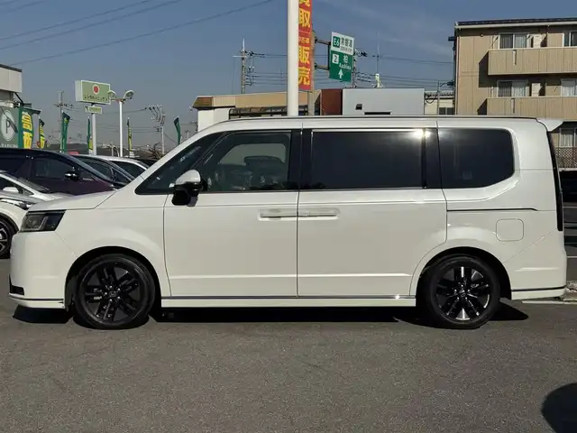 ホンダ ステップワゴン スパーダ 千葉県 2023(令5)年 6.4万km プラチナホワイトパール ホンダセンシング/・衝突被害軽減ブレーキ/・アダプティブクルーズコントロール/・レーンキープアシスト/・ブラインドスポットインフォメーション/前後コーナーセンサー/純正メモリナビ/CD/DVD/AM・FM/BT/バックカメラ/フルセグTV/ETC2.0/ドライブレコーダー/社外フリップダウンモニター/両側パワースライドドア/電動リアゲート/ハーフレザーシート/シートヒーター/純正フロアマット/純正16インチアルミホイール/革巻きステアリング/LEDヘッドライト/オートライト/W＋サイドエアバッグ/カーテンエアバッグ/スマートキー/取扱説明書＆保証書/R7年記録簿