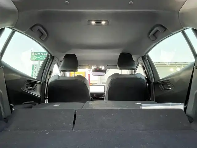 トヨタ プリウス Z 群馬県 2023(令5)年 8.8万km プラチナホワイトパールマイカ 純正ナビ付１２．３型ディスプレイ　/フルセグ　/全周囲カメラ　/黒レザーシート　/前席エアシート・シートヒーター　/１００Ｖ充電　/Ｍｉｒａｃａｓｔ　/デジタルミラー　/ＢＳＭ　/純正１９インチＡＷ　/純正フロアマット/Bluetooth/AHB/LEDヘッドライト/D席パワーシート/純正ビルトインETC2.0/アダプティブクルーズコントロール/シートセットポジションメモリー/スマートキー/パワーステアリング