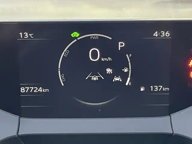 トヨタ プリウス Z 群馬県 2023(令5)年 8.8万km プラチナホワイトパールマイカ 純正ナビ付１２．３型ディスプレイ　/フルセグ　/全周囲カメラ　/黒レザーシート　/前席エアシート・シートヒーター　/１００Ｖ充電　/Ｍｉｒａｃａｓｔ　/デジタルミラー　/ＢＳＭ　/純正１９インチＡＷ　/純正フロアマット/Bluetooth/AHB/LEDヘッドライト/D席パワーシート/純正ビルトインETC2.0/アダプティブクルーズコントロール/シートセットポジションメモリー/スマートキー/パワーステアリング