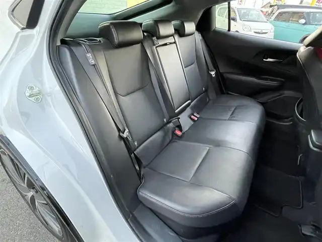 トヨタ プリウス Z 群馬県 2023(令5)年 8.8万km プラチナホワイトパールマイカ 純正ナビ付１２．３型ディスプレイ　/フルセグ　/全周囲カメラ　/黒レザーシート　/前席エアシート・シートヒーター　/１００Ｖ充電　/Ｍｉｒａｃａｓｔ　/デジタルミラー　/ＢＳＭ　/純正１９インチＡＷ　/純正フロアマット/Bluetooth/AHB/LEDヘッドライト/D席パワーシート/純正ビルトインETC2.0/アダプティブクルーズコントロール/シートセットポジションメモリー/スマートキー/パワーステアリング