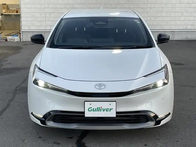 トヨタ プリウス Z 群馬県 2023(令5)年 8.8万km プラチナホワイトパールマイカ 純正ナビ付１２．３型ディスプレイ　/フルセグ　/全周囲カメラ　/黒レザーシート　/前席エアシート・シートヒーター　/１００Ｖ充電　/Ｍｉｒａｃａｓｔ　/デジタルミラー　/ＢＳＭ　/純正１９インチＡＷ　/純正フロアマット/Bluetooth/AHB/LEDヘッドライト/D席パワーシート/純正ビルトインETC2.0/アダプティブクルーズコントロール/シートセットポジションメモリー/スマートキー/パワーステアリング