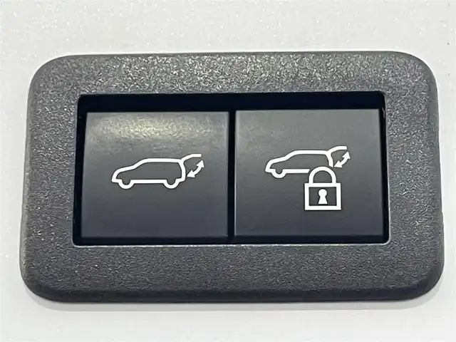 トヨタ プリウス Z 群馬県 2023(令5)年 8.8万km プラチナホワイトパールマイカ 純正ナビ付１２．３型ディスプレイ　/フルセグ　/全周囲カメラ　/黒レザーシート　/前席エアシート・シートヒーター　/１００Ｖ充電　/Ｍｉｒａｃａｓｔ　/デジタルミラー　/ＢＳＭ　/純正１９インチＡＷ　/純正フロアマット/Bluetooth/AHB/LEDヘッドライト/D席パワーシート/純正ビルトインETC2.0/アダプティブクルーズコントロール/シートセットポジションメモリー/スマートキー/パワーステアリング