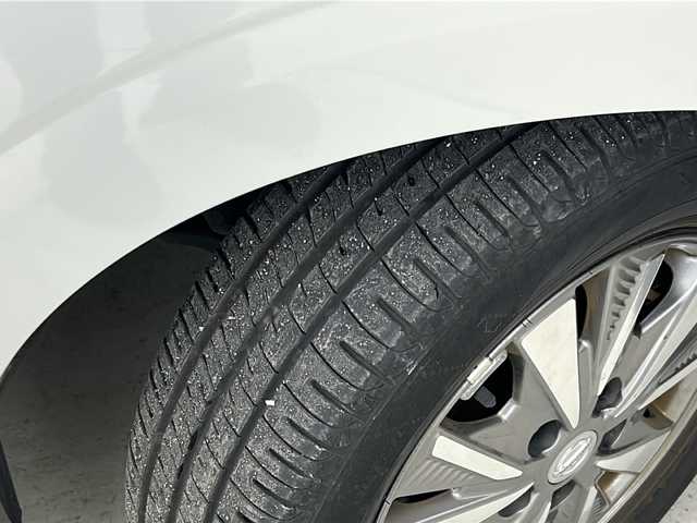 日産 セレナ e－パワー ハイウェイスター V 宮城県 2018(平30)年 6万km ブリリアントシルバー プロパイロット/エマージェンシーブレーキ/インテリジェントパーキングアシスト/車線逸脱抑制機能/オートマチックハイビーム/アラウンドビューモニター/フリップダウンモニター/前席シートヒーター/純正9インチナビ/（BT.CD.DVD.SD）/フルセグテレビ/両側パワースライドドア/ハンズフリースライドドア/ビルトインETC/ドライブレコーダー/ステアリングヒーター/革巻きステアリング/ステアリングスイッチ/プッシュスタート/スマートキー/純正フロアマット/純正15インチアルミホイール/LEDヘッドライト/横滑り防止機能/アイドリングストップ/コーナーセンサー