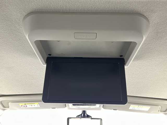 日産 セレナ e－パワー ハイウェイスター V 宮城県 2018(平30)年 6万km ブリリアントシルバー プロパイロット/エマージェンシーブレーキ/インテリジェントパーキングアシスト/車線逸脱抑制機能/オートマチックハイビーム/アラウンドビューモニター/フリップダウンモニター/前席シートヒーター/純正9インチナビ/（BT.CD.DVD.SD）/フルセグテレビ/両側パワースライドドア/ハンズフリースライドドア/ビルトインETC/ドライブレコーダー/ステアリングヒーター/革巻きステアリング/ステアリングスイッチ/プッシュスタート/スマートキー/純正フロアマット/純正15インチアルミホイール/LEDヘッドライト/横滑り防止機能/アイドリングストップ/コーナーセンサー