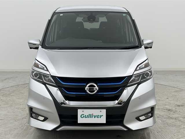 日産 セレナ e－パワー ハイウェイスター V 宮城県 2018(平30)年 6万km ブリリアントシルバー プロパイロット/エマージェンシーブレーキ/インテリジェントパーキングアシスト/車線逸脱抑制機能/オートマチックハイビーム/アラウンドビューモニター/フリップダウンモニター/前席シートヒーター/純正9インチナビ/（BT.CD.DVD.SD）/フルセグテレビ/両側パワースライドドア/ハンズフリースライドドア/ビルトインETC/ドライブレコーダー/ステアリングヒーター/革巻きステアリング/ステアリングスイッチ/プッシュスタート/スマートキー/純正フロアマット/純正15インチアルミホイール/LEDヘッドライト/横滑り防止機能/アイドリングストップ/コーナーセンサー