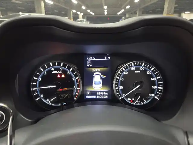 日産 スカイライン 400R 長崎県 2020(令2)年 9万km ブリリアントホワイトパール ワンオーナー/サンルーフ/BOSEパフォーマンスサウンド/純正8型ナビ/フルセグTV/アラウンドビューモニター/ビルトインETC/前後ドライブレコーダー/レーダークルーズコントロール/フロント/バックソナー/全方位運転支援システム/・衝突被害軽減ブレーキ/・車線逸脱防止支援システム/・車間距離維持支援システム/・前後誤発進抑制機能/ツインターボ/LEDヘッドランプ/革巻きステアリング/パドルシフト/ブラック革シート/前席パワーシート/純正19インチアルミホイール/レッドブレーキキャリパー/スマートキー/プッシュエンジンスターター/禁煙車