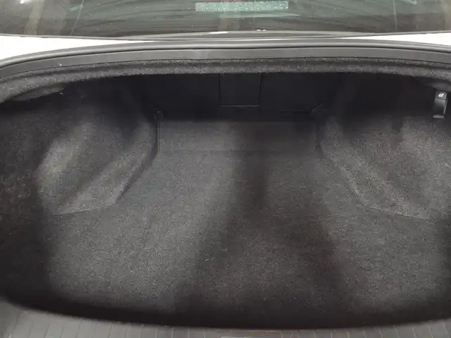 日産 スカイライン 400R 長崎県 2020(令2)年 9万km ブリリアントホワイトパール ワンオーナー/サンルーフ/BOSEパフォーマンスサウンド/純正8型ナビ/フルセグTV/アラウンドビューモニター/ビルトインETC/前後ドライブレコーダー/レーダークルーズコントロール/フロント/バックソナー/全方位運転支援システム/・衝突被害軽減ブレーキ/・車線逸脱防止支援システム/・車間距離維持支援システム/・前後誤発進抑制機能/ツインターボ/LEDヘッドランプ/革巻きステアリング/パドルシフト/ブラック革シート/前席パワーシート/純正19インチアルミホイール/レッドブレーキキャリパー/スマートキー/プッシュエンジンスターター/禁煙車