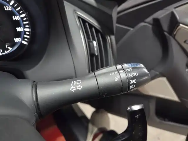 日産 スカイライン 400R 長崎県 2020(令2)年 9万km ブリリアントホワイトパール ワンオーナー/サンルーフ/BOSEパフォーマンスサウンド/純正8型ナビ/フルセグTV/アラウンドビューモニター/ビルトインETC/前後ドライブレコーダー/レーダークルーズコントロール/フロント/バックソナー/全方位運転支援システム/・衝突被害軽減ブレーキ/・車線逸脱防止支援システム/・車間距離維持支援システム/・前後誤発進抑制機能/ツインターボ/LEDヘッドランプ/革巻きステアリング/パドルシフト/ブラック革シート/前席パワーシート/純正19インチアルミホイール/レッドブレーキキャリパー/スマートキー/プッシュエンジンスターター/禁煙車