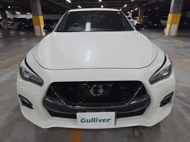 日産 スカイライン 400R 長崎県 2020(令2)年 9万km ブリリアントホワイトパール ワンオーナー/サンルーフ/BOSEパフォーマンスサウンド/純正8型ナビ/フルセグTV/アラウンドビューモニター/ビルトインETC/前後ドライブレコーダー/レーダークルーズコントロール/フロント/バックソナー/全方位運転支援システム/・衝突被害軽減ブレーキ/・車線逸脱防止支援システム/・車間距離維持支援システム/・前後誤発進抑制機能/ツインターボ/LEDヘッドランプ/革巻きステアリング/パドルシフト/ブラック革シート/前席パワーシート/純正19インチアルミホイール/レッドブレーキキャリパー/スマートキー/プッシュエンジンスターター/禁煙車