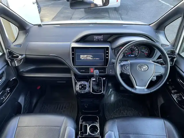 トヨタ ノア Si ダブルバイビーⅡ 東京都 2019(令1)年 5万km ホワイトパールクリスタルシャイン 純正大型ナビ/(CD/DVD/フルセグ/BT/USB)/純正後席モニター/バックカメラ/両側電動スライドドア/前方ドライブレコーダー/ビルトインＥＴＣ/クルーズコントロール/衝突軽減ブレーキ/コーナーセンサー（前/後）/レーンキープアシスト/ＬＥＤヘッドライト/オートハイビーム/フォグランプ/純正フロアマット/純正サイドバイザー/レーダー探知機/シートカバー/スマートキ