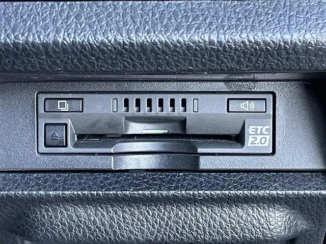 トヨタ ノア Si ダブルバイビーⅡ 東京都 2019(令1)年 5万km ホワイトパールクリスタルシャイン 純正大型ナビ/(CD/DVD/フルセグ/BT/USB)/純正後席モニター/バックカメラ/両側電動スライドドア/前方ドライブレコーダー/ビルトインＥＴＣ/クルーズコントロール/衝突軽減ブレーキ/コーナーセンサー（前/後）/レーンキープアシスト/ＬＥＤヘッドライト/オートハイビーム/フォグランプ/純正フロアマット/純正サイドバイザー/レーダー探知機/シートカバー/スマートキ