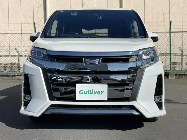 トヨタ ノア Si ダブルバイビーⅡ 東京都 2019(令1)年 5万km ホワイトパールクリスタルシャイン 純正大型ナビ/(CD/DVD/フルセグ/BT/USB)/純正後席モニター/バックカメラ/両側電動スライドドア/前方ドライブレコーダー/ビルトインＥＴＣ/クルーズコントロール/衝突軽減ブレーキ/コーナーセンサー（前/後）/レーンキープアシスト/ＬＥＤヘッドライト/オートハイビーム/フォグランプ/純正フロアマット/純正サイドバイザー/レーダー探知機/シートカバー/スマートキ