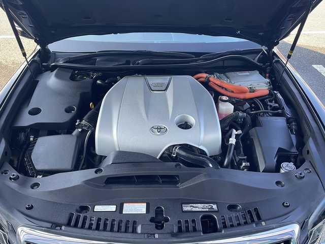 トヨタ クラウン マジェスタ Fバージョン 福岡県 2016(平28)年 6.1万km ブラック 純正ナビ/フルセグTV/Bluetooth/CD/DVD再生機能有/後席社外モニター/本革シート/シートヒーター/エアシート/追従付きクルーズコントロール/純正１７インチアルミホイール/ブラインドスポットモニター/コーナーセンサー/ドライブレコーダー/LEDヘッドライト/フォグライト