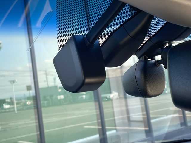 トヨタ クラウン マジェスタ Fバージョン 福岡県 2016(平28)年 6.1万km ブラック 純正ナビ/フルセグTV/Bluetooth/CD/DVD再生機能有/後席社外モニター/本革シート/シートヒーター/エアシート/追従付きクルーズコントロール/純正１７インチアルミホイール/ブラインドスポットモニター/コーナーセンサー/ドライブレコーダー/LEDヘッドライト/フォグライト