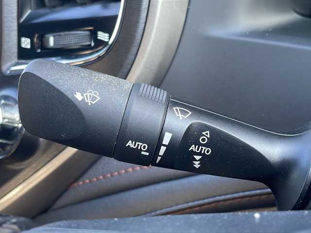 トヨタ クラウン マジェスタ Fバージョン 福岡県 2016(平28)年 6.1万km ブラック 純正ナビ/フルセグTV/Bluetooth/CD/DVD再生機能有/後席社外モニター/本革シート/シートヒーター/エアシート/追従付きクルーズコントロール/純正１７インチアルミホイール/ブラインドスポットモニター/コーナーセンサー/ドライブレコーダー/LEDヘッドライト/フォグライト