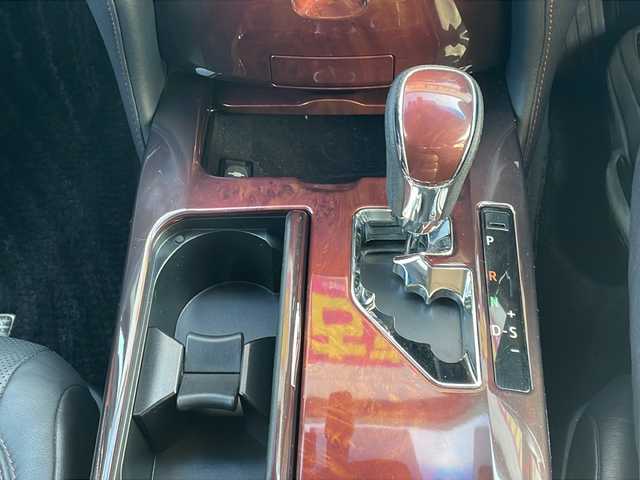 トヨタ クラウン マジェスタ Fバージョン 福岡県 2016(平28)年 6.1万km ブラック 純正ナビ/フルセグTV/Bluetooth/CD/DVD再生機能有/後席社外モニター/本革シート/シートヒーター/エアシート/追従付きクルーズコントロール/純正１７インチアルミホイール/ブラインドスポットモニター/コーナーセンサー/ドライブレコーダー/LEDヘッドライト/フォグライト