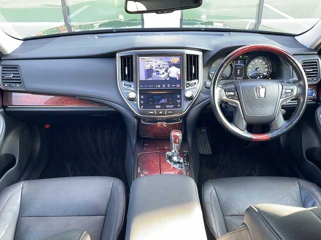 トヨタ クラウン マジェスタ Fバージョン 福岡県 2016(平28)年 6.1万km ブラック 純正ナビ/フルセグTV/Bluetooth/CD/DVD再生機能有/後席社外モニター/本革シート/シートヒーター/エアシート/追従付きクルーズコントロール/純正１７インチアルミホイール/ブラインドスポットモニター/コーナーセンサー/ドライブレコーダー/LEDヘッドライト/フォグライト