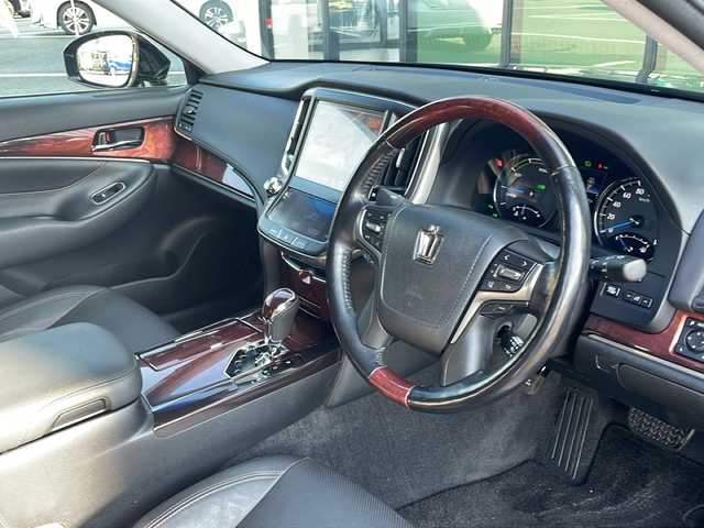 トヨタ クラウン マジェスタ Fバージョン 福岡県 2016(平28)年 6.1万km ブラック 純正ナビ/フルセグTV/Bluetooth/CD/DVD再生機能有/後席社外モニター/本革シート/シートヒーター/エアシート/追従付きクルーズコントロール/純正１７インチアルミホイール/ブラインドスポットモニター/コーナーセンサー/ドライブレコーダー/LEDヘッドライト/フォグライト