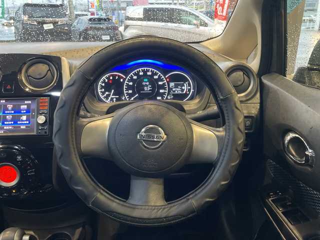 日産 ノート X DIG－S エアロスタイル 秋田県 2013(平25)年 10万km ダークメタルグレー 純正SDナビ　MM113DーW/Bluetooth　DTV　CD　SD　USB　ラジオ/バックカメラ/ETC/社外エンジンスターター/アイドリングストップ/フォグランプ/電動格納ミラー/ヘッドライトレベライザー/フロアマット/ドアバイザー