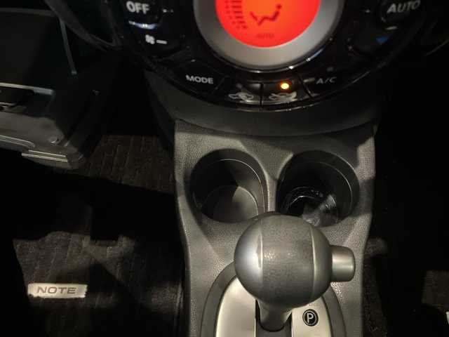 日産 ノート X DIG－S エアロスタイル 秋田県 2013(平25)年 10万km ダークメタルグレー 純正SDナビ　MM113DーW/Bluetooth　DTV　CD　SD　USB　ラジオ/バックカメラ/ETC/社外エンジンスターター/アイドリングストップ/フォグランプ/電動格納ミラー/ヘッドライトレベライザー/フロアマット/ドアバイザー