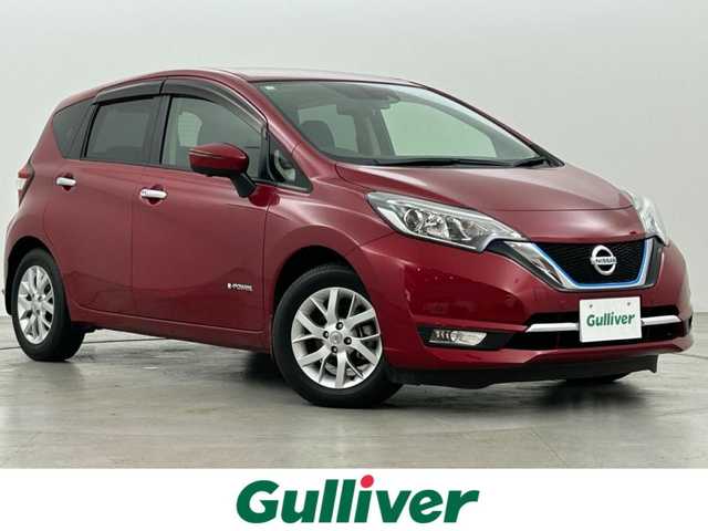 日産 ノート e－パワー メダリスト 福岡県 2017(平29)年 1万km ガーネットレッド 純正ナビ（ＢＴ，フルセグＴＶ）　/全方位カメラ　/純正ドライブレコーダー　/ＥＴＣ　/デジタルルームミラー　/コーナーセンサー　/エマージェンシーブレーキ　/レーンキープ　/アイドリングストップ　/ハーフレザーシート