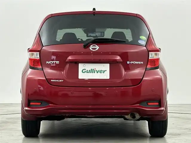日産 ノート e－パワー メダリスト 福岡県 2017(平29)年 1万km ガーネットレッド 純正ナビ（ＢＴ，フルセグＴＶ）　/全方位カメラ　/純正ドライブレコーダー　/ＥＴＣ　/デジタルルームミラー　/コーナーセンサー　/エマージェンシーブレーキ　/レーンキープ　/アイドリングストップ　/ハーフレザーシート