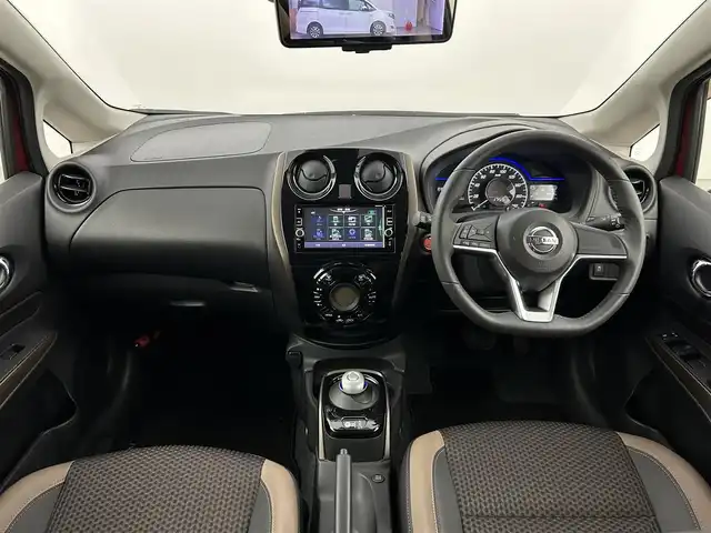 日産 ノート e－パワー メダリスト 福岡県 2017(平29)年 1万km ガーネットレッド 純正ナビ（ＢＴ，フルセグＴＶ）　/全方位カメラ　/純正ドライブレコーダー　/ＥＴＣ　/デジタルルームミラー　/コーナーセンサー　/エマージェンシーブレーキ　/レーンキープ　/アイドリングストップ　/ハーフレザーシート