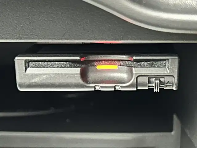 日産 ノート e－パワー メダリスト 福岡県 2017(平29)年 1万km ガーネットレッド 純正ナビ（ＢＴ，フルセグＴＶ）　/全方位カメラ　/純正ドライブレコーダー　/ＥＴＣ　/デジタルルームミラー　/コーナーセンサー　/エマージェンシーブレーキ　/レーンキープ　/アイドリングストップ　/ハーフレザーシート