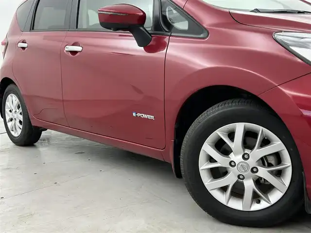 日産 ノート e－パワー メダリスト 福岡県 2017(平29)年 1万km ガーネットレッド 純正ナビ（ＢＴ，フルセグＴＶ）　/全方位カメラ　/純正ドライブレコーダー　/ＥＴＣ　/デジタルルームミラー　/コーナーセンサー　/エマージェンシーブレーキ　/レーンキープ　/アイドリングストップ　/ハーフレザーシート