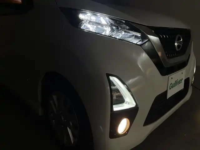 日産 デイズ ハイウェイスターX 群馬県 2020(令2)年 5.7万km プレミアムサンシャインオレンジメタリック/シルキーホワイト 純正9インチナビ/・AM/FM/CD/DVD/SD/Bluetooth/フルセグTV/アラウンドビューモニター/エマージェンシーブレーキ/車線逸脱警報システム/ETC/アイドリングストップ/プッシュスタート/スマートキー/ステアリングスイッチ