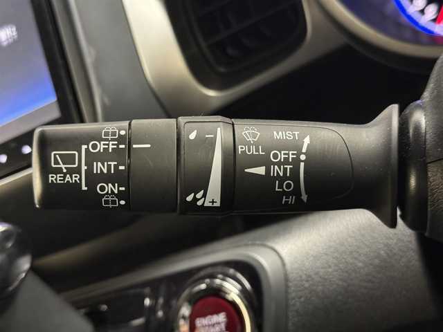 ホンダ Ｎ ＢＯＸ スラッシュ X 三重県 2015(平27)年 5.6万km ミラノレッド ガソリン/FF/インパネCVT/純正 8インチナビ VRM-165VFEi/（FM/AM/CD/DVD/Music Rack/USB/iPod/SD/Bluetooth/TV/HDMI/VTR/AUX）/バックカメラ/サウンドマッピングシステム/ドライブレコーダー 前方/ETC/安全/・近距離衝突軽減ブレーキ（CTBA：シティブレーキアクティブシステム）/・VSA（ABS、TCS、横すべり抑制）/・サイド＆カーテンエアバッグシステム/装備/・シートヒーター（D/N）/・ステアリングヒーター/・モード切替ステアリング/・クルーズコントロール/・オートライト/・ディスチャージヘッドライト（HID）/・ステアリングスイッチ/・ワイヤレス充電器/・オートエアコン/・電動格納ドアミラー/・プッシュスタート/・スマートキーx2/・保/取/ナビ取/など
