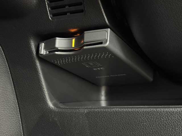 ホンダ Ｎ ＢＯＸ スラッシュ X 三重県 2015(平27)年 5.6万km ミラノレッド ガソリン/FF/インパネCVT/純正 8インチナビ VRM-165VFEi/（FM/AM/CD/DVD/Music Rack/USB/iPod/SD/Bluetooth/TV/HDMI/VTR/AUX）/バックカメラ/サウンドマッピングシステム/ドライブレコーダー 前方/ETC/安全/・近距離衝突軽減ブレーキ（CTBA：シティブレーキアクティブシステム）/・VSA（ABS、TCS、横すべり抑制）/・サイド＆カーテンエアバッグシステム/装備/・シートヒーター（D/N）/・ステアリングヒーター/・モード切替ステアリング/・クルーズコントロール/・オートライト/・ディスチャージヘッドライト（HID）/・ステアリングスイッチ/・ワイヤレス充電器/・オートエアコン/・電動格納ドアミラー/・プッシュスタート/・スマートキーx2/・保/取/ナビ取/など