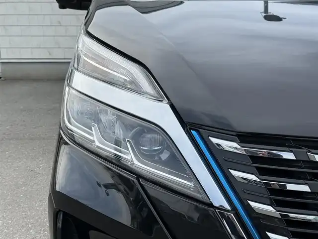 日産 セレナ e－パワー ハイウェイスター V 福岡県 2021(令3)年 4.3万km ダイヤモンドブラック 純正10型SDナビ(フルセグTV/CD/DVD/BT)アラウンドビューモニタープロパイロットエマージェンシーブレーキコーナーセンサーBSM両側パワスラドラレコETCインテリジェントルームミラーUSBポート純正LEDヘッドライト純正16インチアルミホイール純正フロアマット
