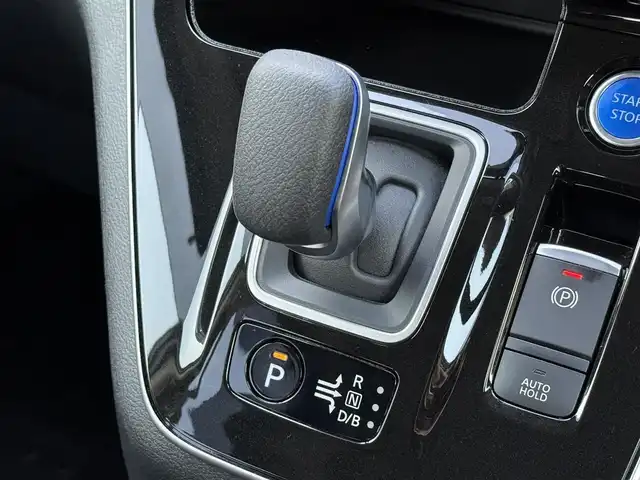 日産 セレナ e－パワー ハイウェイスター V 福岡県 2021(令3)年 4.3万km ダイヤモンドブラック 純正10型SDナビ(フルセグTV/CD/DVD/BT)アラウンドビューモニタープロパイロットエマージェンシーブレーキコーナーセンサーBSM両側パワスラドラレコETCインテリジェントルームミラーUSBポート純正LEDヘッドライト純正16インチアルミホイール純正フロアマット