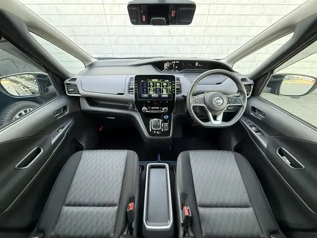 日産 セレナ e－パワー ハイウェイスター V 福岡県 2021(令3)年 4.3万km ダイヤモンドブラック 純正10型SDナビ(フルセグTV/CD/DVD/BT)アラウンドビューモニタープロパイロットエマージェンシーブレーキコーナーセンサーBSM両側パワスラドラレコETCインテリジェントルームミラーUSBポート純正LEDヘッドライト純正16インチアルミホイール純正フロアマット