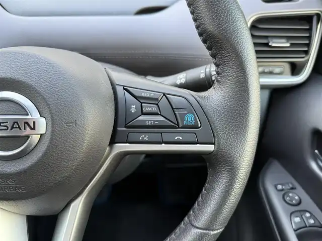 日産 セレナ e－パワー ハイウェイスター V 福岡県 2021(令3)年 4.3万km ダイヤモンドブラック 純正10型SDナビ(フルセグTV/CD/DVD/BT)アラウンドビューモニタープロパイロットエマージェンシーブレーキコーナーセンサーBSM両側パワスラドラレコETCインテリジェントルームミラーUSBポート純正LEDヘッドライト純正16インチアルミホイール純正フロアマット