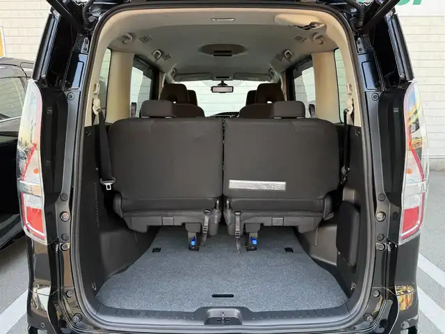 日産 セレナ e－パワー ハイウェイスター V 福岡県 2021(令3)年 4.3万km ダイヤモンドブラック 純正10型SDナビ(フルセグTV/CD/DVD/BT)アラウンドビューモニタープロパイロットエマージェンシーブレーキコーナーセンサーBSM両側パワスラドラレコETCインテリジェントルームミラーUSBポート純正LEDヘッドライト純正16インチアルミホイール純正フロアマット