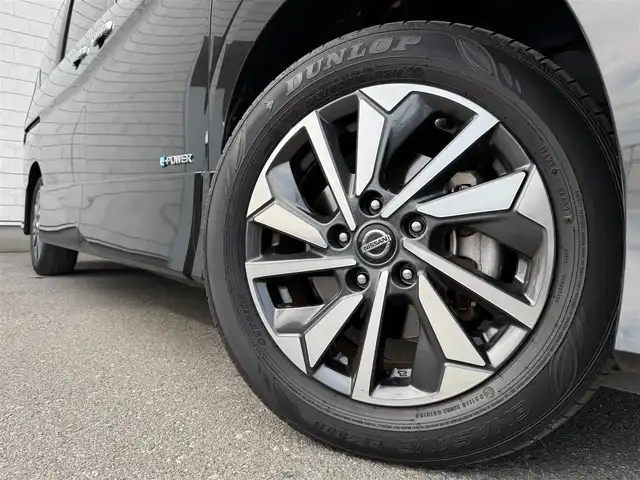 日産 セレナ e－パワー ハイウェイスター V 福岡県 2021(令3)年 4.3万km ダイヤモンドブラック 純正10型SDナビ(フルセグTV/CD/DVD/BT)アラウンドビューモニタープロパイロットエマージェンシーブレーキコーナーセンサーBSM両側パワスラドラレコETCインテリジェントルームミラーUSBポート純正LEDヘッドライト純正16インチアルミホイール純正フロアマット