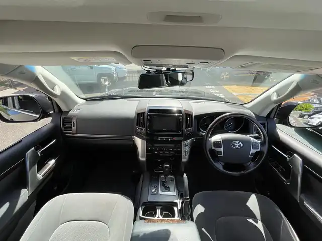トヨタ ランドクルーザー AX 静岡県 2014(平26)年 8万km ブラック ワンオーナー/サンルーフ/社外ナビ/フルセグTV/DVD/CD/MSV/バックカメラ/社外デジタルインナーミラー型前後ドラレコ/クルーズコントロール/クリアランスソナー/AC100V電源/HIDヘッドライト/ETC/リバース連動ミラー/RSCA/純正18インチAW/スマートキー×2/保証書/取扱説明書