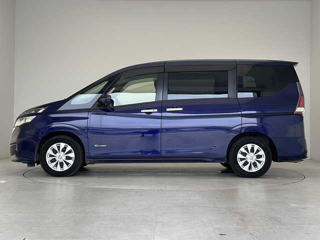 日産 セレナ X 愛知県 2016(平28)年 6.7万km アズライトブルー 衝突軽減システム/純正ナビ　ＳＤカードなし/全方位カメラ/フリップダウンモニター/クルーズコントロール/CD DVD/Bluetooth/バックカメラ/コーナーセンサー/ETC/ステアリングスイッチ/スマートキー/プッシュスタート