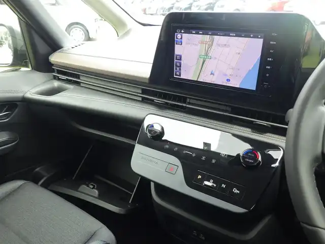日産 セレナ ハイウェイスター V 千葉県 2023(令5)年 2.3万km ダークメタルグレー エマージェンシーブレーキ/プロパイロット/インテリジェントクルーズコントロール/インテリジェントルームミラー/ハンズフリー両側パワースライドドア/純正コネクトナビ/地デジTV/【Bluetooth接続】/アラウンドビューモニター/革巻きステアリング/ステアリングスイッチ/パドルシフト/ETC/LEDヘッドライト/フォグライト/ウインカーミラー/コーナーセンサー/純正16インチアルミホイル/サイド/カーテンエアバッグ/インテリジェントキー